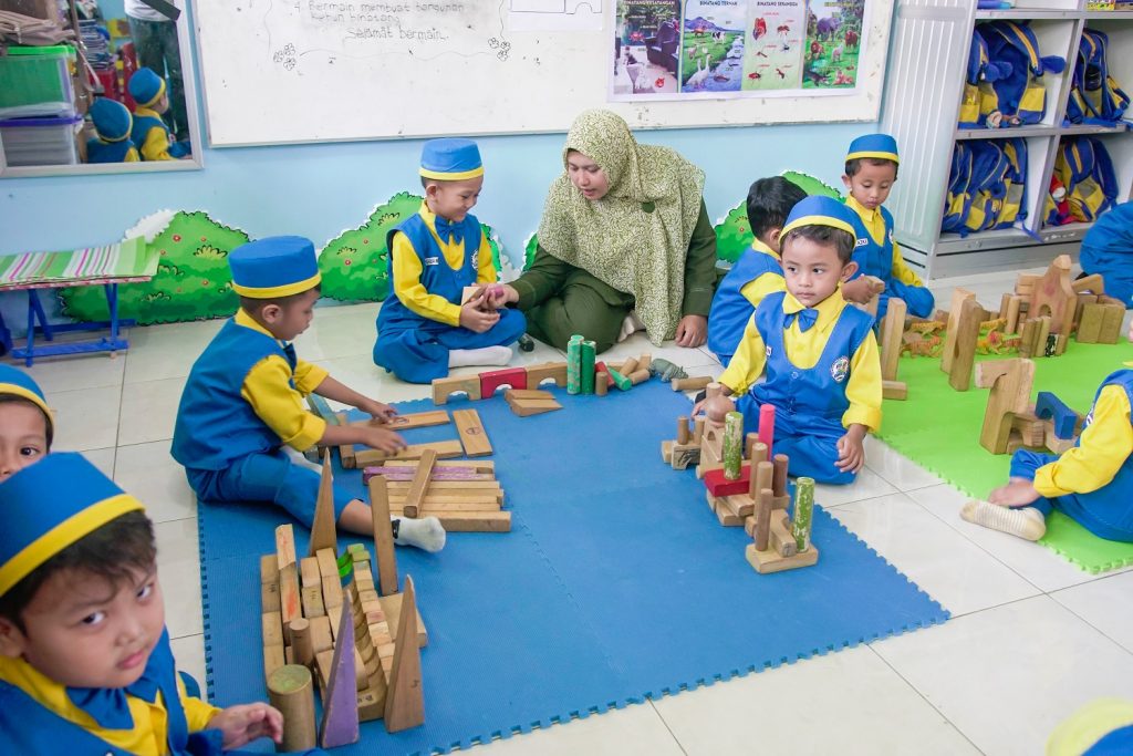 Sentra Balok: Kunci untuk Membangkitkan Kreativitas Anak TK